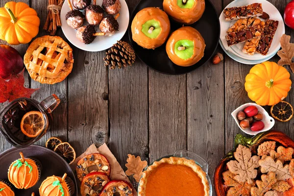 Herbstliche Desserts Umrahmen Tischszene Mit Allerlei Süßen Herbstlichen Leckereien Blick — Stockfoto