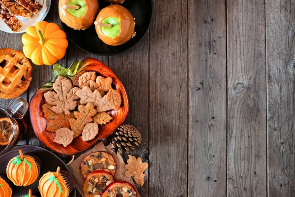 Herbstliche Desserts Seitenrand Tischszene Mit Allerlei Süßen Herbstlichen Leckereien Oben — Stockfoto