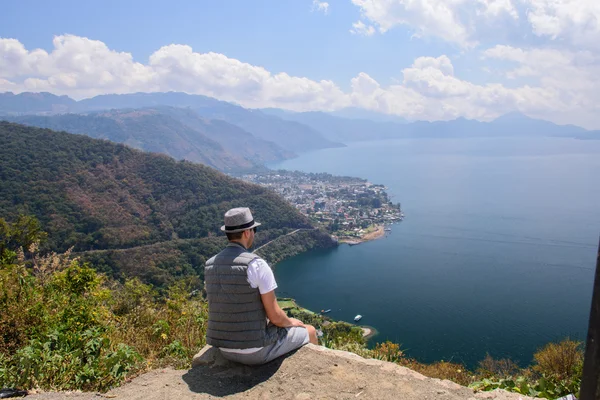 Όχθες λίμνης Atitlan - το ωραιότερο λιμναίο στη γη — Φωτογραφία Αρχείου