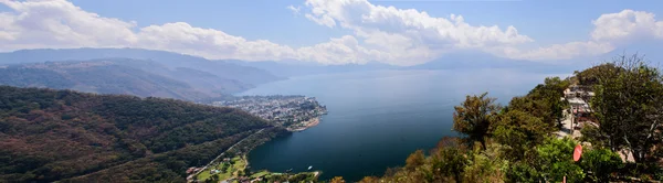 Atitlan tó partján - a legszebb tó a föld — Stock Fotó