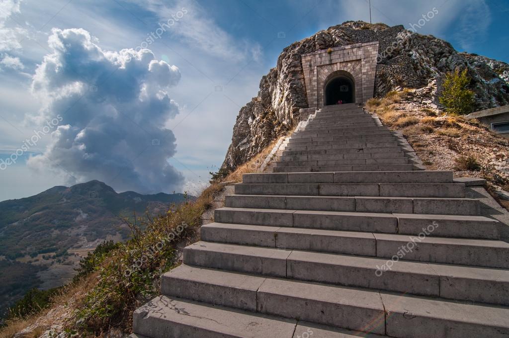 Montenegro-Sehenswürdigkeiten — Stockfoto © airtony #52334381