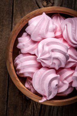 pembe kremalı kurabiye.