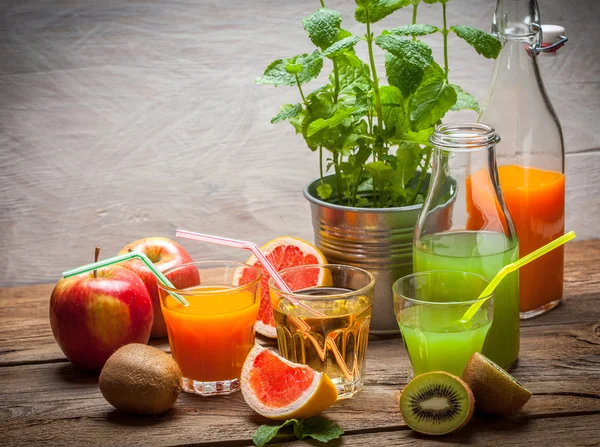 Fruit and juice. — Stock Photo, Image