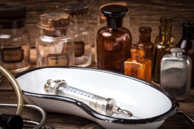 eski tıbbi aletler.