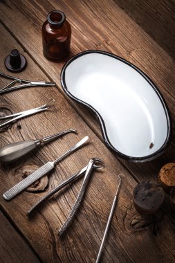 eski tıbbi aletler.