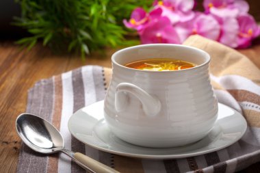 Bir kase tavuk çorbası..