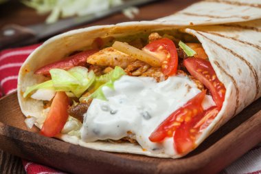 Lezzetli taze şal sandviç.