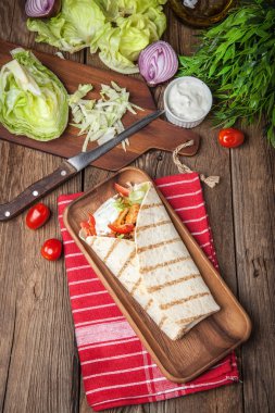 Lezzetli taze şal sandviç.