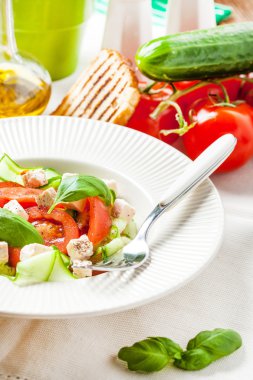 taze Akdeniz salatası.