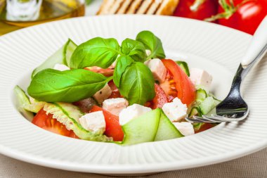 taze Akdeniz salatası.