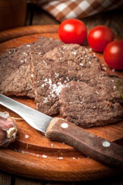 Kızarmış sığır eti dilim.