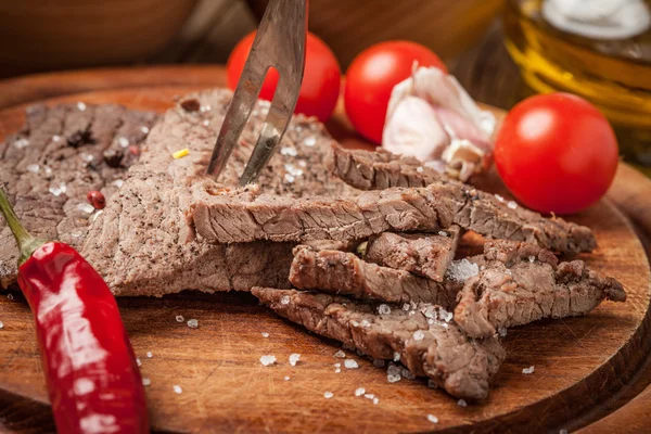 Kızarmış sığır eti dilim.