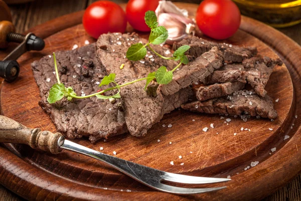 Kızarmış sığır eti dilim.