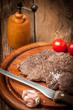 Kızarmış sığır eti dilim.