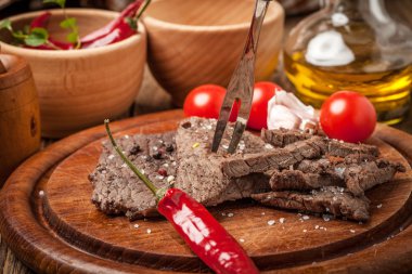 Kızarmış sığır eti dilim.