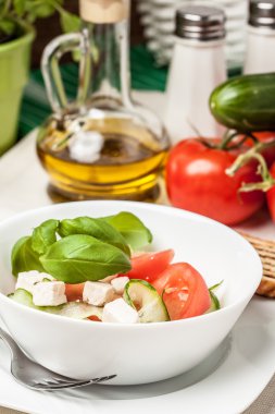 taze Akdeniz salatası.