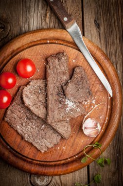 Kızarmış sığır eti dilim.