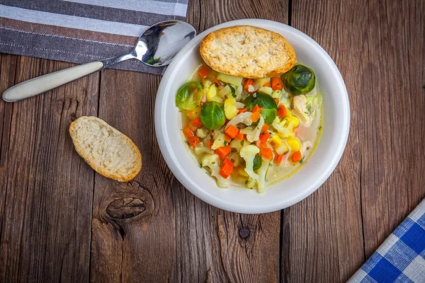 Schüssel Minestrone-Suppe. — Stockfoto