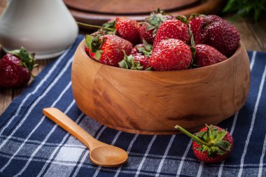 Olgun strawberrie demet.