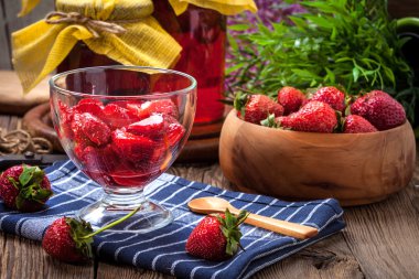 Olgun strawberrie demet.