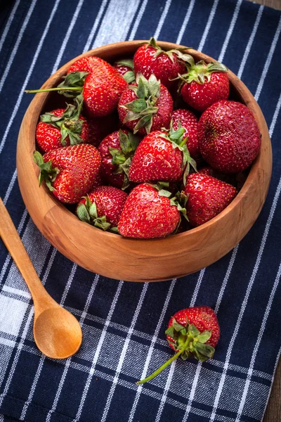 Olgun strawberrie demet.