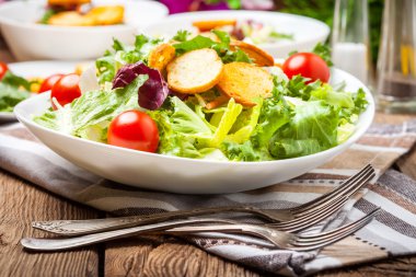 Croutons karışık salata.