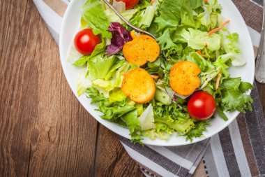 Croutons karışık salata.
