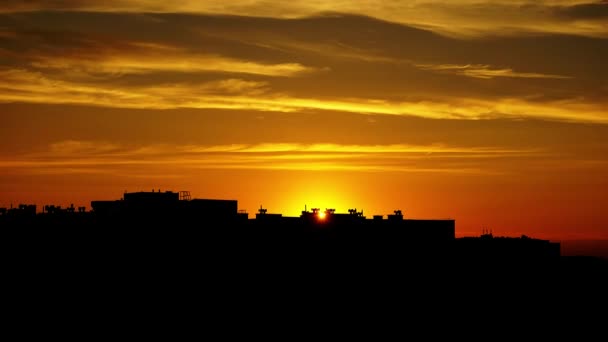 Timelapse de nube dramática al atardecer . — Vídeos de Stock