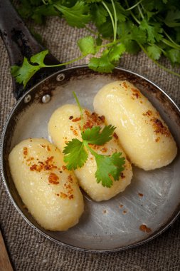 Patates köfte kıyma ile doldurulmuş.