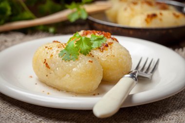 Patates köfte kıyma ile doldurulmuş.