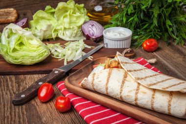 Lezzetli taze şal sandviç.