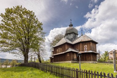 HOSZOWCZYK, POLAND - 27 Mayıs 2020: Tanrı 'nın Doğumu' nun Yunan Katolik Kilisesi - şu anda Tanrı 'nın Doğumu' nun Annesi 'nin Roma Katolik Kilisesi..
