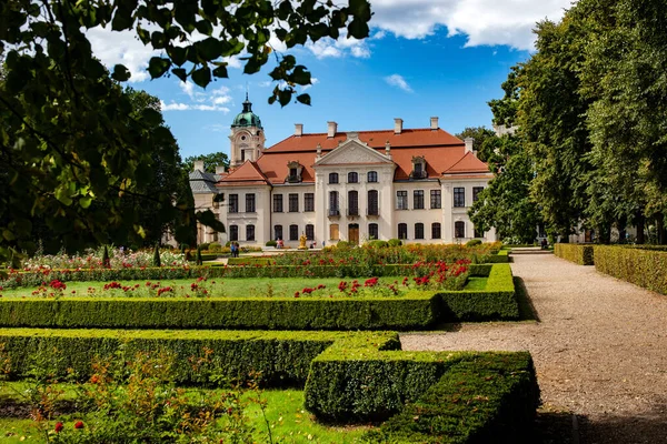 Kozlowka Polonia Agosto 2020 Complejo Rococó Neoclásico Del Palacio Situado — Foto de Stock