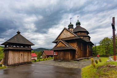 KROSCIENKO, POLAND - 27 Mayıs 2020: Tanrı 'nın Doğumu' nun Yunan Katolik Kilisesi. Kutsal Bakire Meryem 'in doğuşunun Roma Katolik Kilisesi..