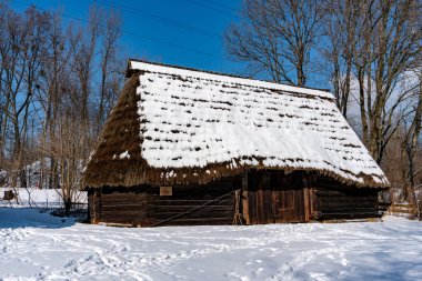 CHORZOW, POLAND - 15 Şubat 2021: Chorzow 'daki Yukarı Silezya Etnografi Parkı. Zengin bir köylünün çiftliği..