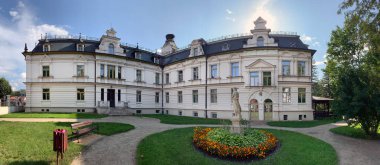 SUPRASL, Polonya - AUGust 08, 2019: Buchholtz Sarayı (şimdiki Suprasl Ortaokulu)