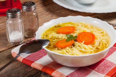 et suyu - tavuk çorbası erişte.