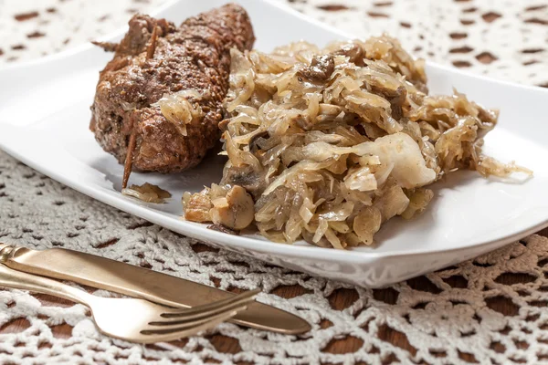 Beef roulade with cabbage. — Stock Photo, Image