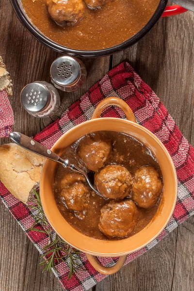 Boulettes de viande dans la sauce. — Photo