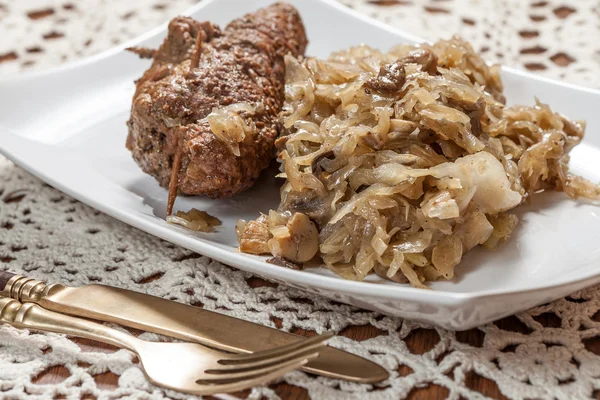 Beef roulade with cabbage. — Stock Photo, Image