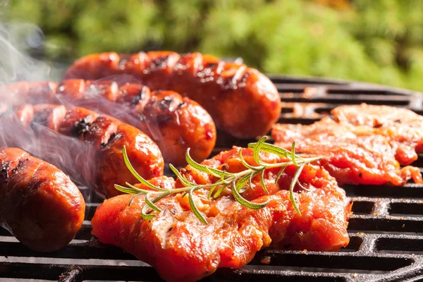 Grilling sausages. — Stock Photo, Image