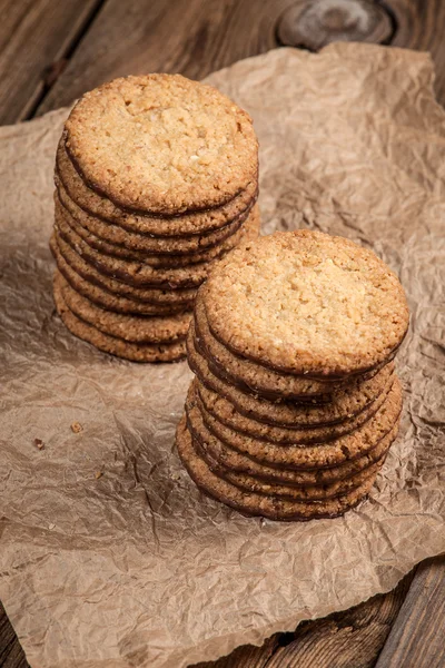 Zabliszt cookie-kat a csokoládé öntettel. — Stock Fotó