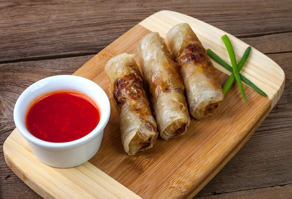 Kızarmış Çin böreği..