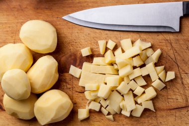 doğranmış patates.