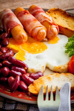 Tam İngiliz kahvaltısı.