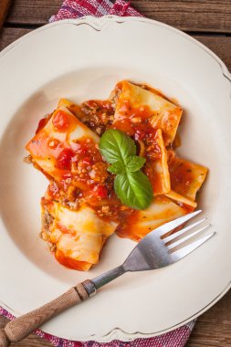 Lazanya ile sığır eti. İtalyan mutfağı.