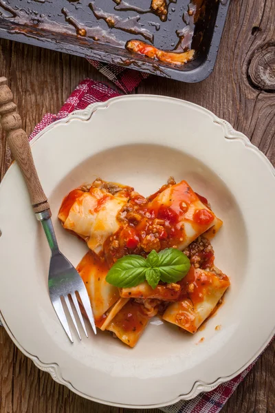 Lasagne con manzo. Cucina italiana . — Foto Stock