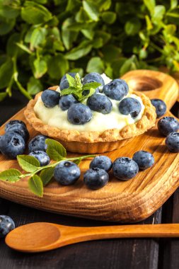 Muffin puding ve yaban mersini ile.