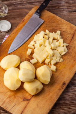 doğranmış patates.