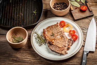 Kızarmış biftek..